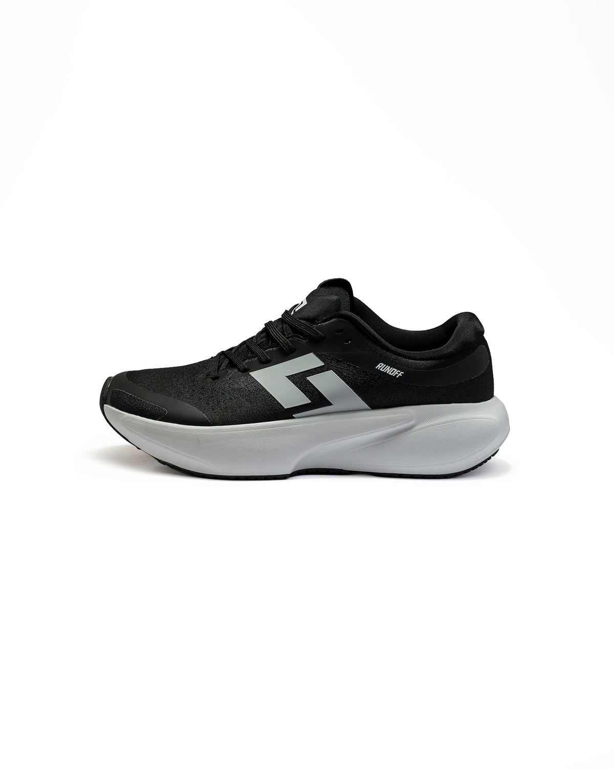 Zapatillas de running Orvit negro y blanco RunOff vista de perfil y acabados premium.
