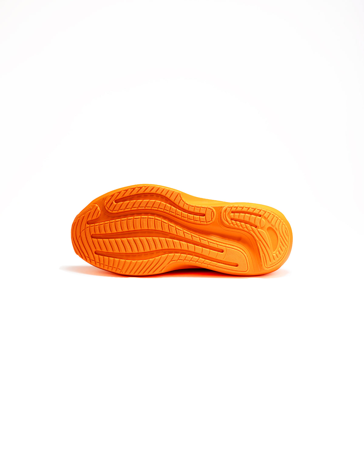 Suela de tenis de running Orange Grey RunOff diseñada para asfalto y ciudad.