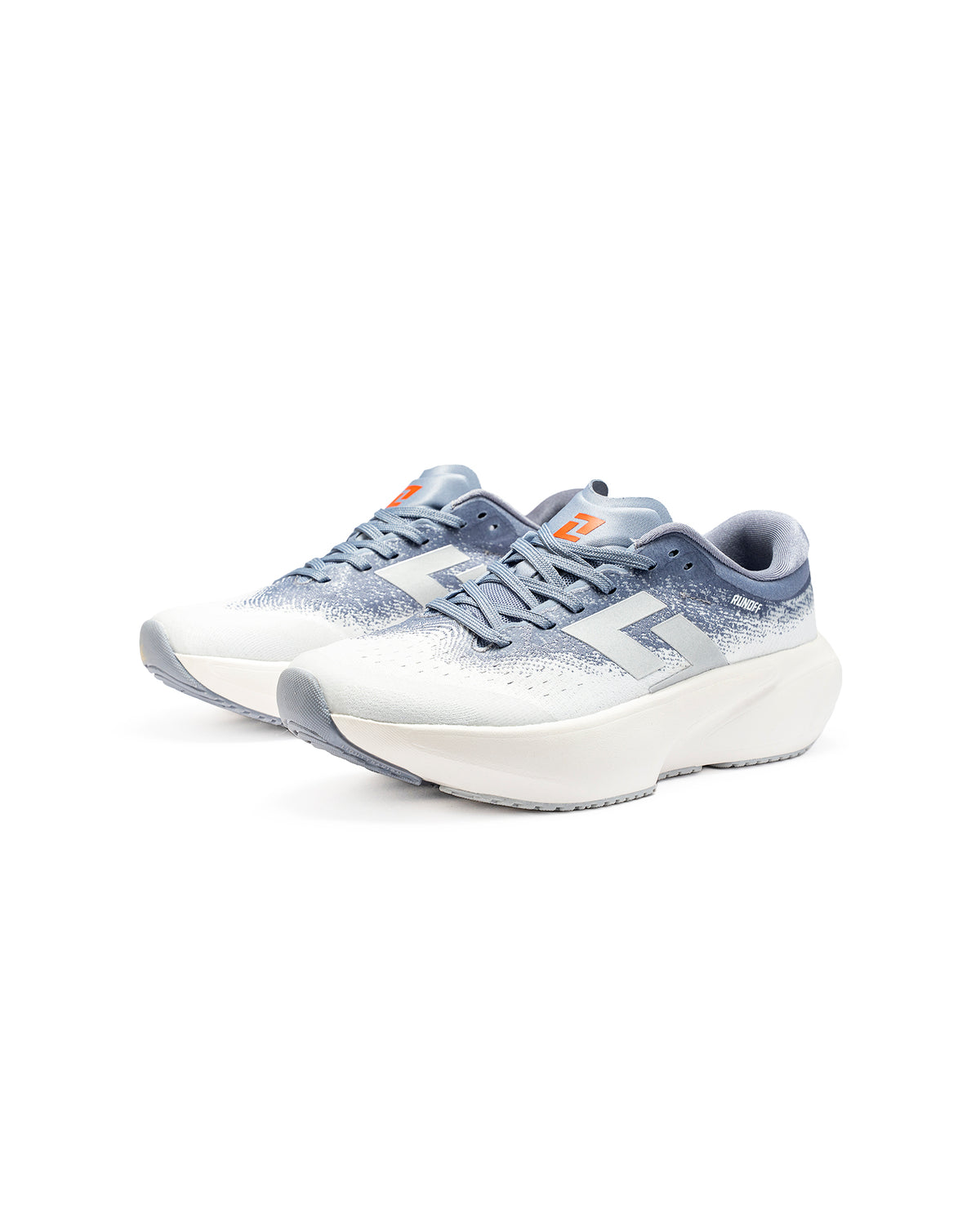 Tenis de running RunOff Orvit color azul con detalles en blanco para mujer vista frontal par completo.