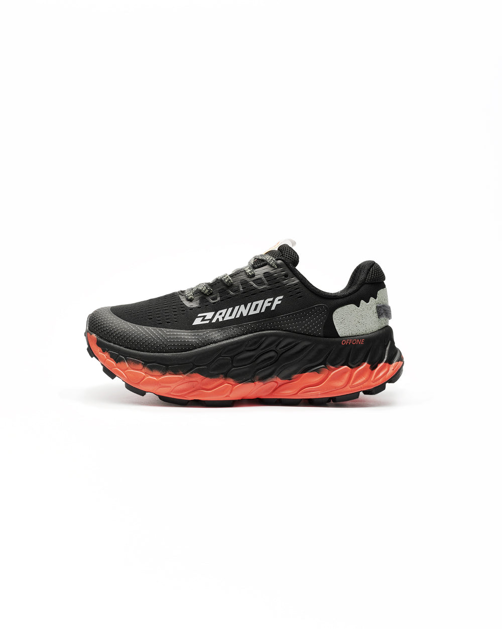 Zapatillas de Trail Lava RunOff vista de perfil y acabados premium.
